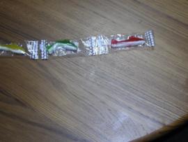 なかなか迷ってしまう御土産選び のはずだが あんまり目移りするほどお気に入りがないのよね 個人的意見 いいのが あれば教えて欲しい ミッキー ミニーみたいにかわいいキャラクターがないのは残念 そのなかで 面白かったり いいと思っ